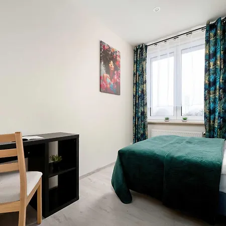 Daire Przytulny Z Biurkiem W Spokojnej Okolicy By Renters