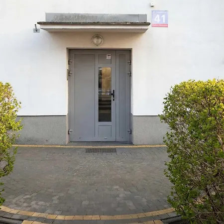 Przytulny Z Biurkiem W Spokojnej Okolicy By Renters Łódź