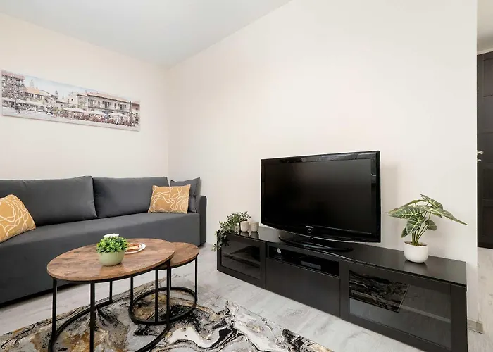 Przytulny Z Biurkiem W Spokojnej Okolicy By Renters *