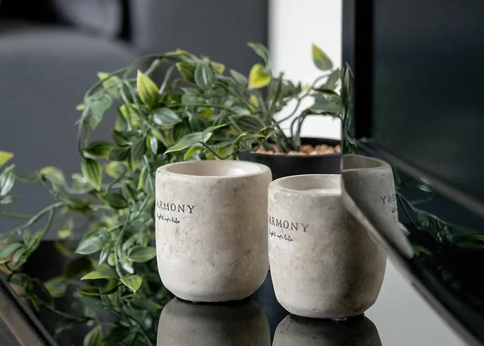 Przytulny Z Biurkiem W Spokojnej Okolicy By Renters وودج