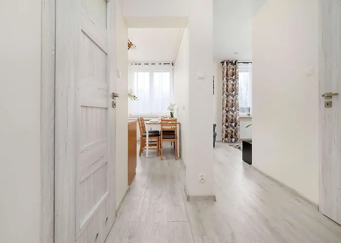 Przytulny Z Biurkiem W Spokojnej Okolicy By Renters *